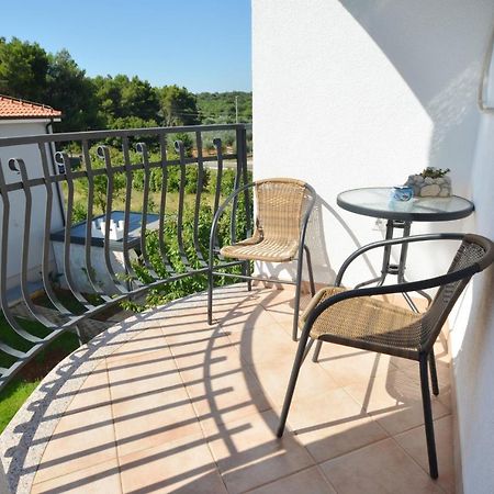 Rita Apartment Cocaletto Ровин Екстериор снимка